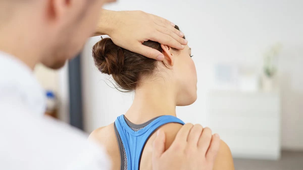 how does physical therapy stretch neck