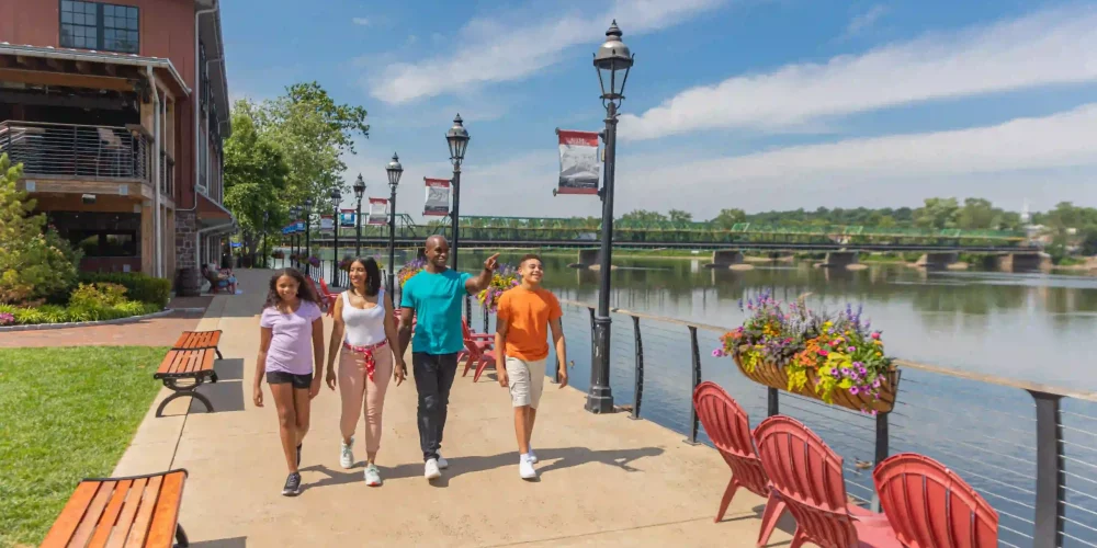 Is New Hope Walkable for Family Trips